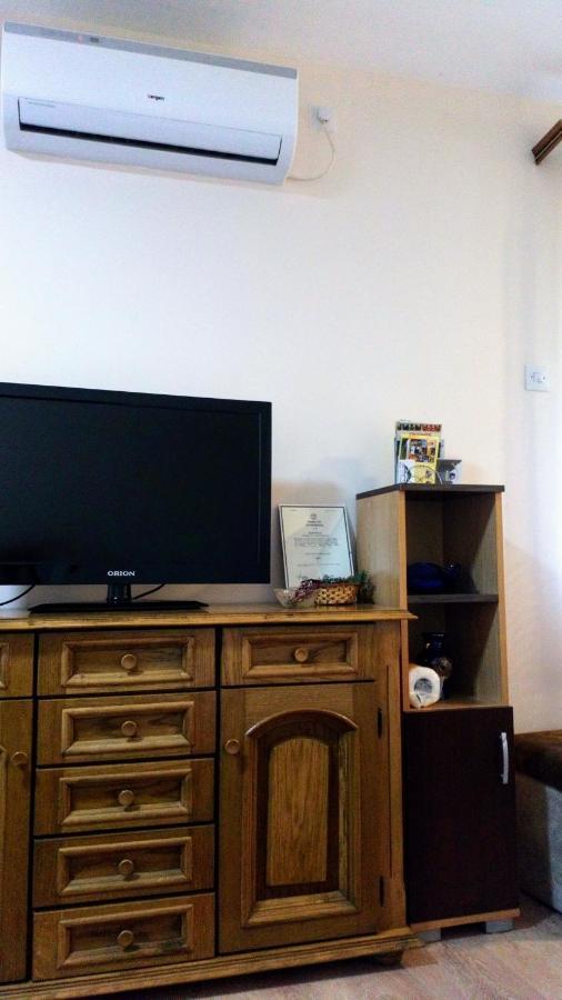 Guest House Green view Pirot Extérieur photo